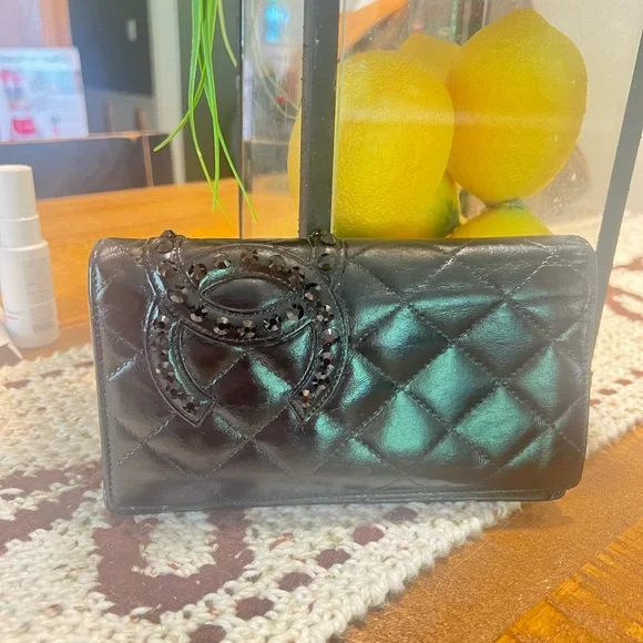 Authentic Chanel wallet/crossbody - Picture 4 of 11